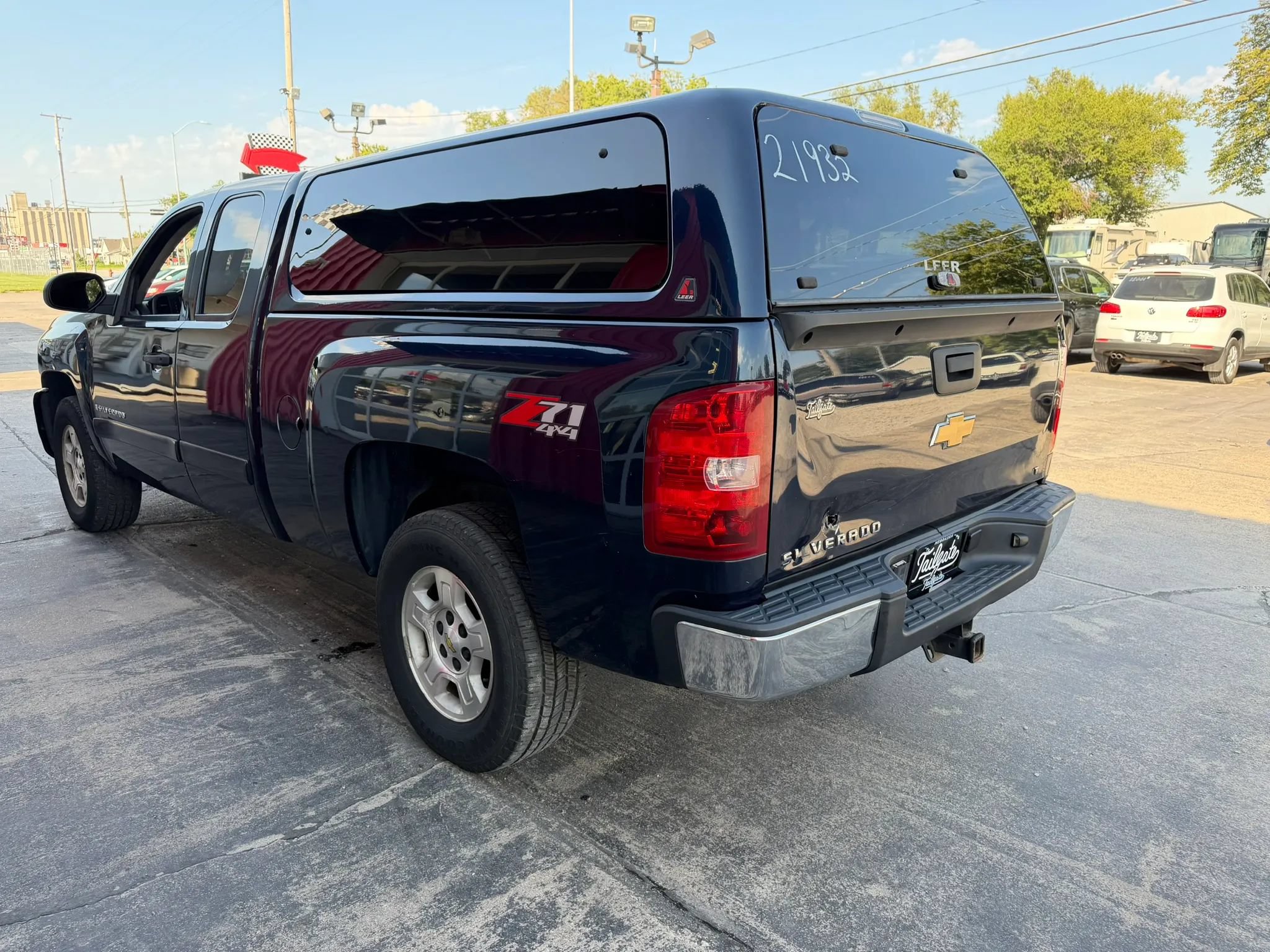 Used 2007 Chevrolet Silverado 1500 LT w/ 1LT Convenience Package AWD/4WD image 5