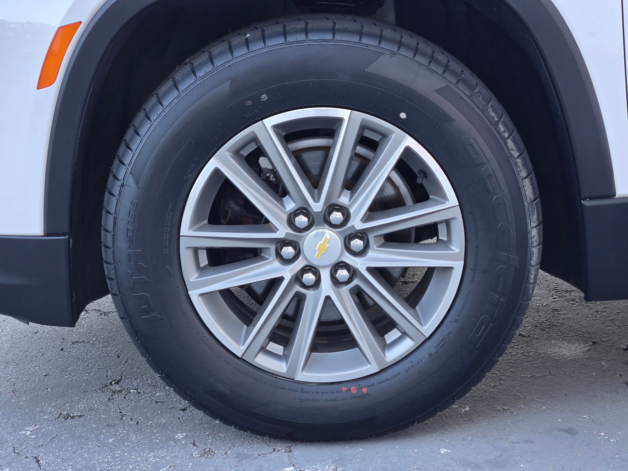 Used 2022 Chevrolet Traverse LT AWD/4WD image 17