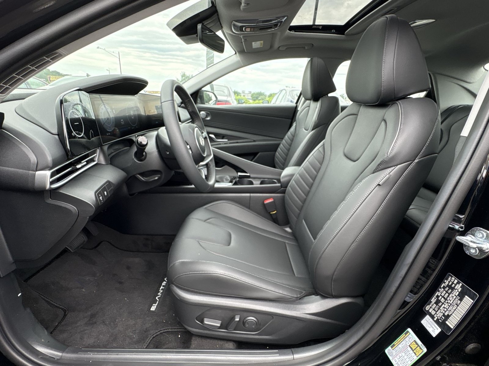 New 2026 Hyundai Elantra Limited FWD image 13