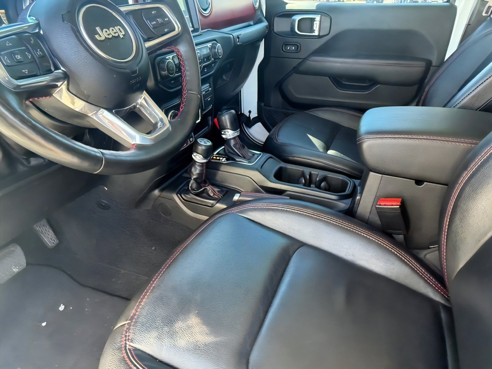 Used 2023 Jeep Gladiator Rubicon w/ Cold Weather Group image 18