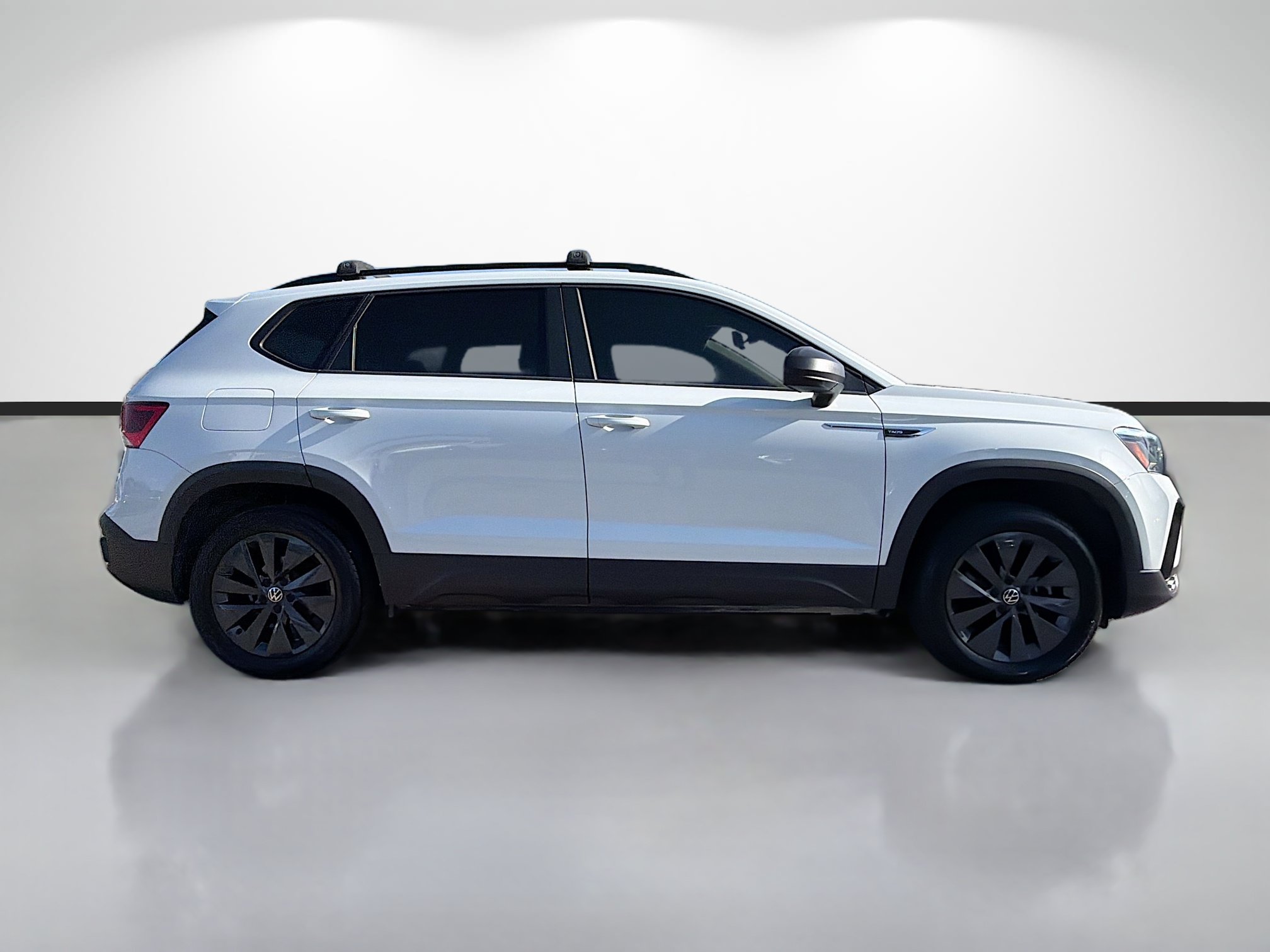Used 2022 Volkswagen Taos S FWD image 2