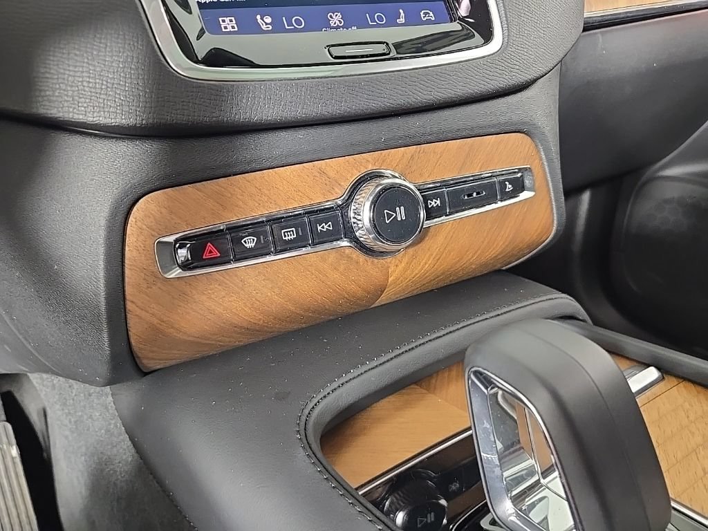 Certified 2023 Volvo XC90 B6 Plus w/ Protection Package Premier AWD/4WD image 28