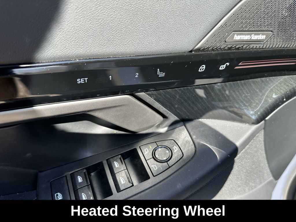 Used 2025 BMW 530i xDrive w/ Premium Package image 17