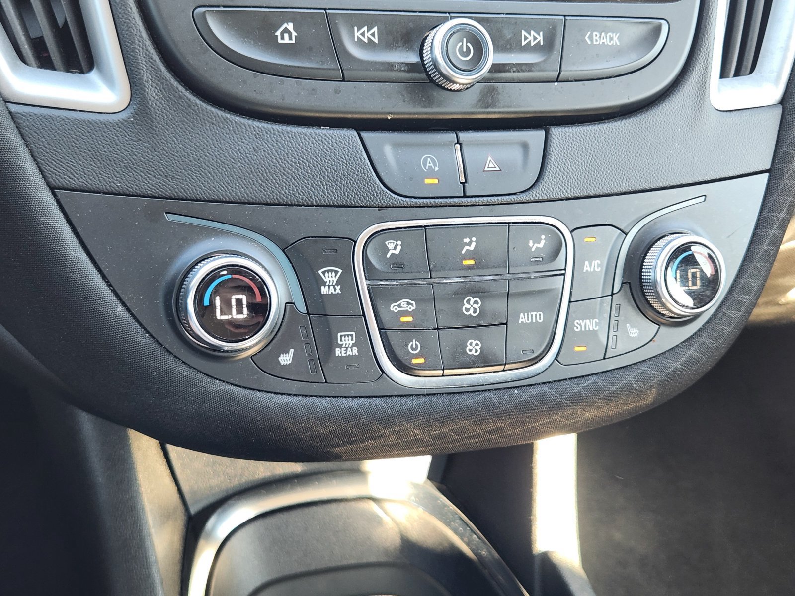 Used 2024 Chevrolet Malibu LT FWD image 19