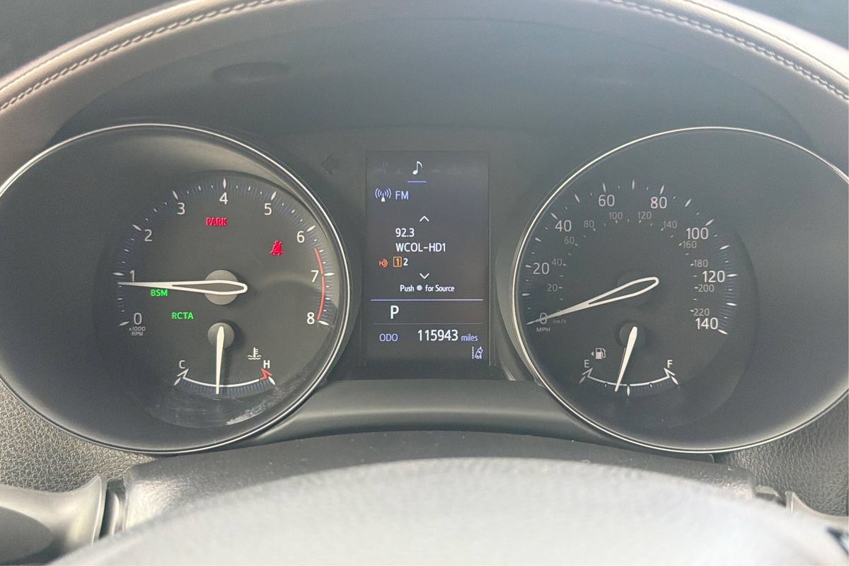 Used 2019 Toyota C-HR Limited FWD image 16