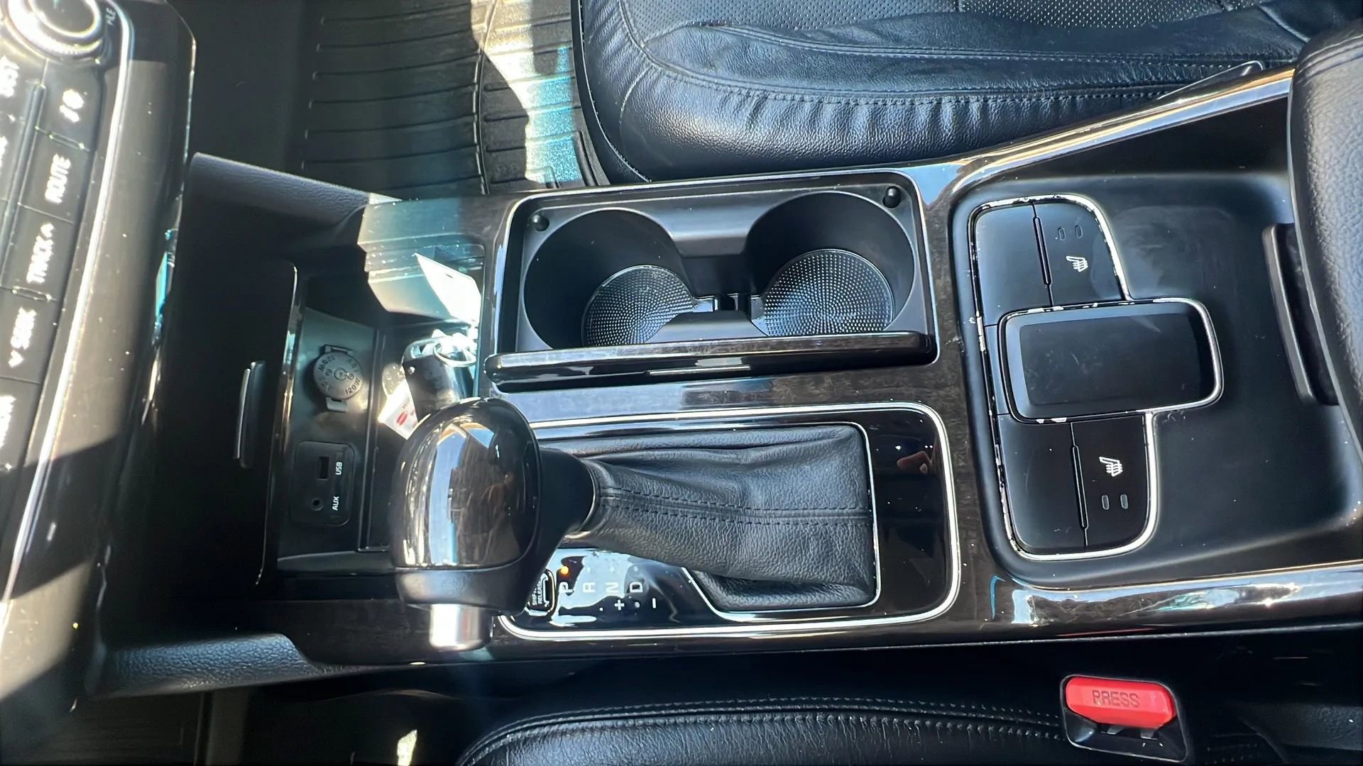 Used 2015 Kia Cadenza Premium image 18