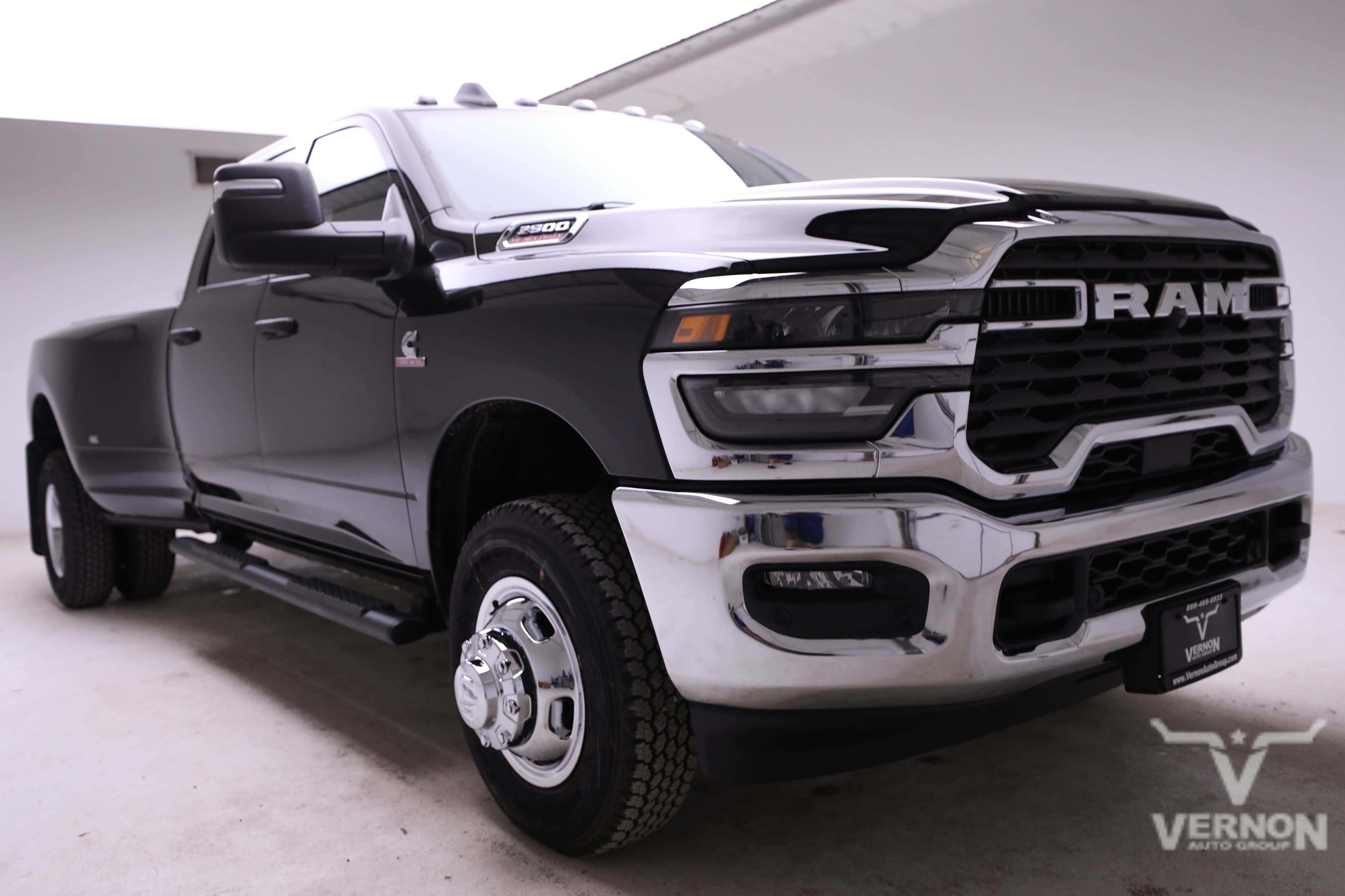 New 2026 RAM 3500 Tradesman AWD/4WD image 7
