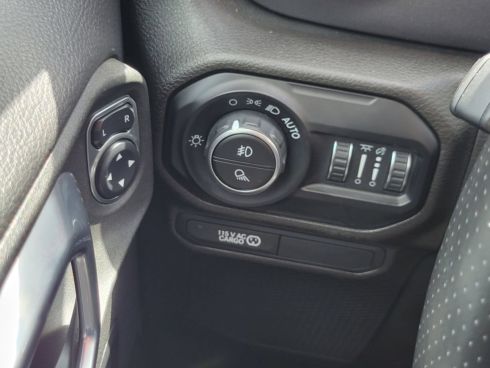 Used 2021 Jeep Gladiator Mojave AWD/4WD image 12