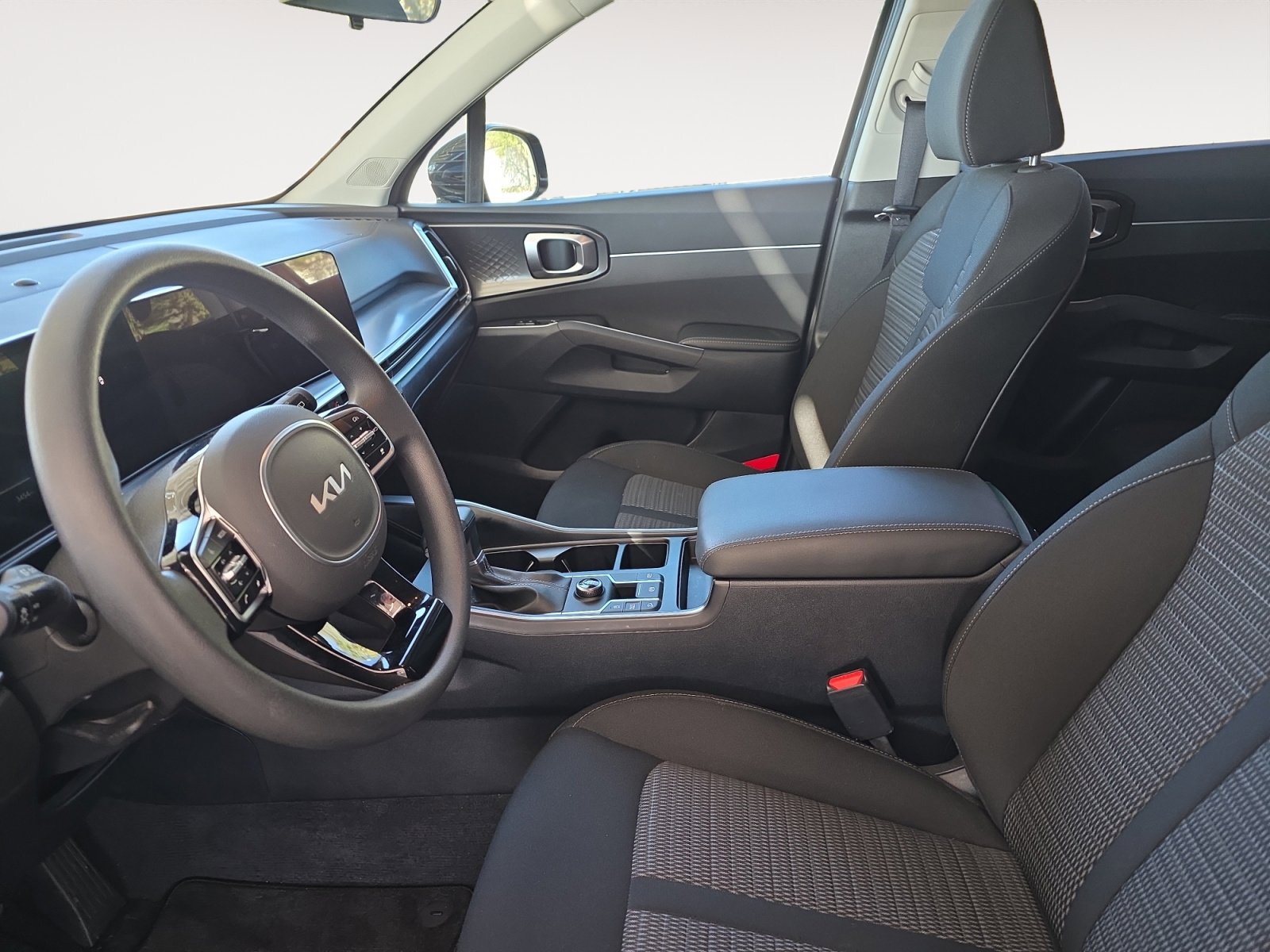 Certified 2025 Kia Sorento LX image 20