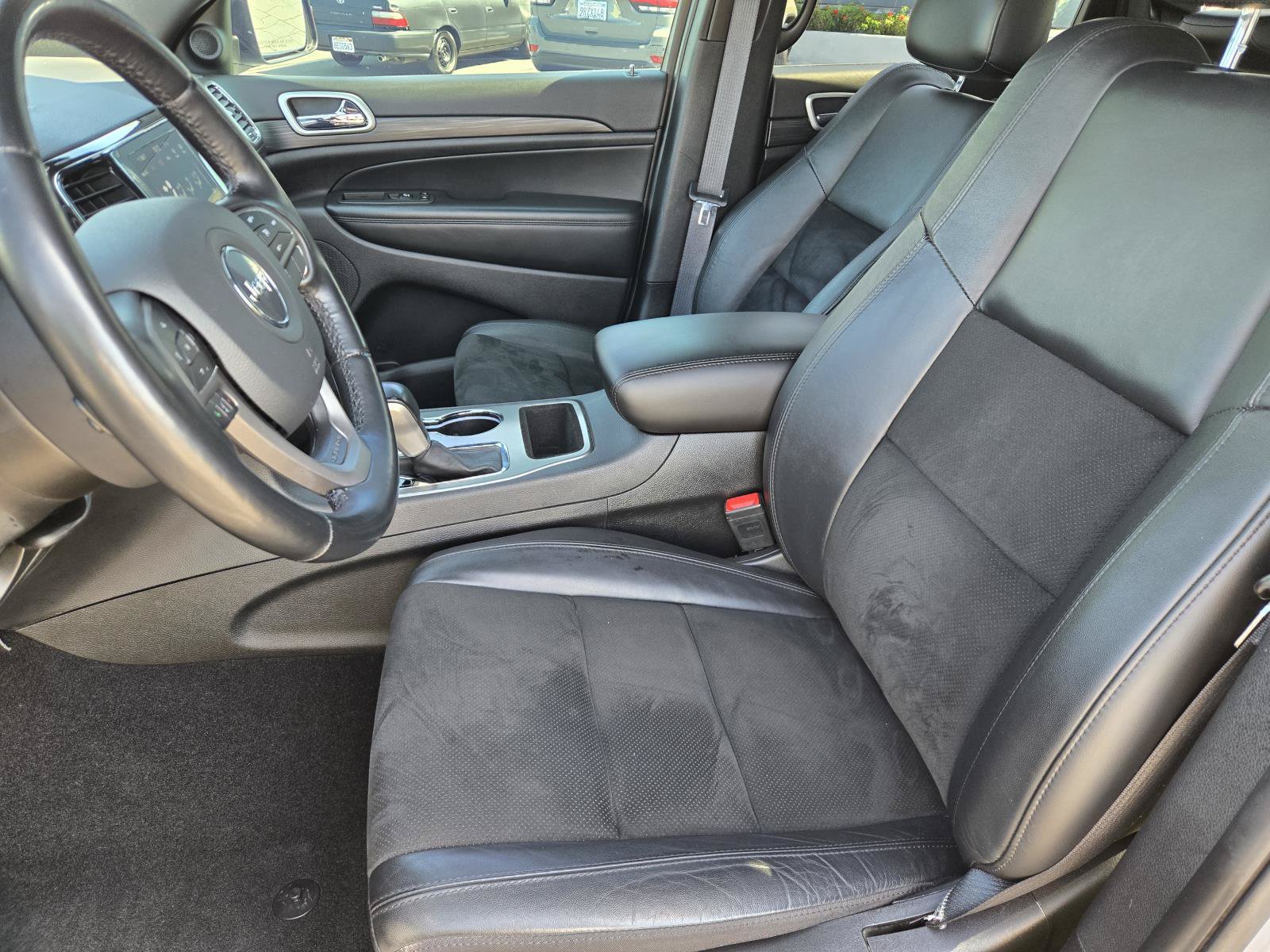 Certified 2021 Jeep Grand Cherokee Laredo X AWD/4WD image 21