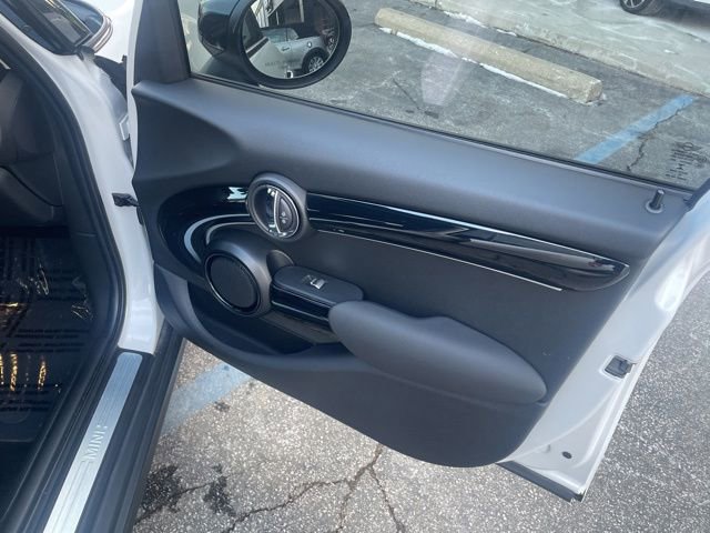 Certified 2023 MINI Cooper 4-Door Hardtop image 16