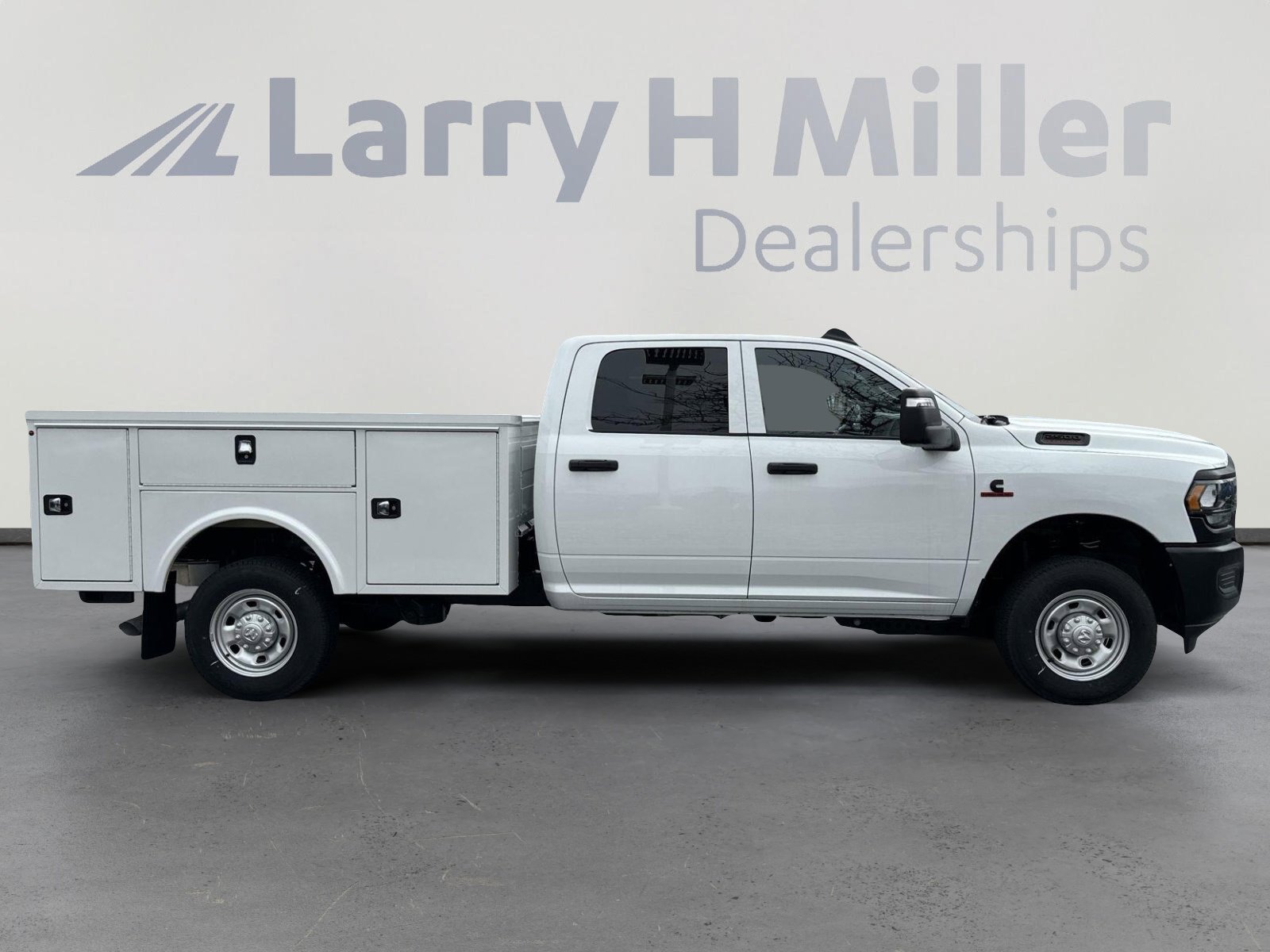 New 2023 RAM 2500 Tradesman image 9