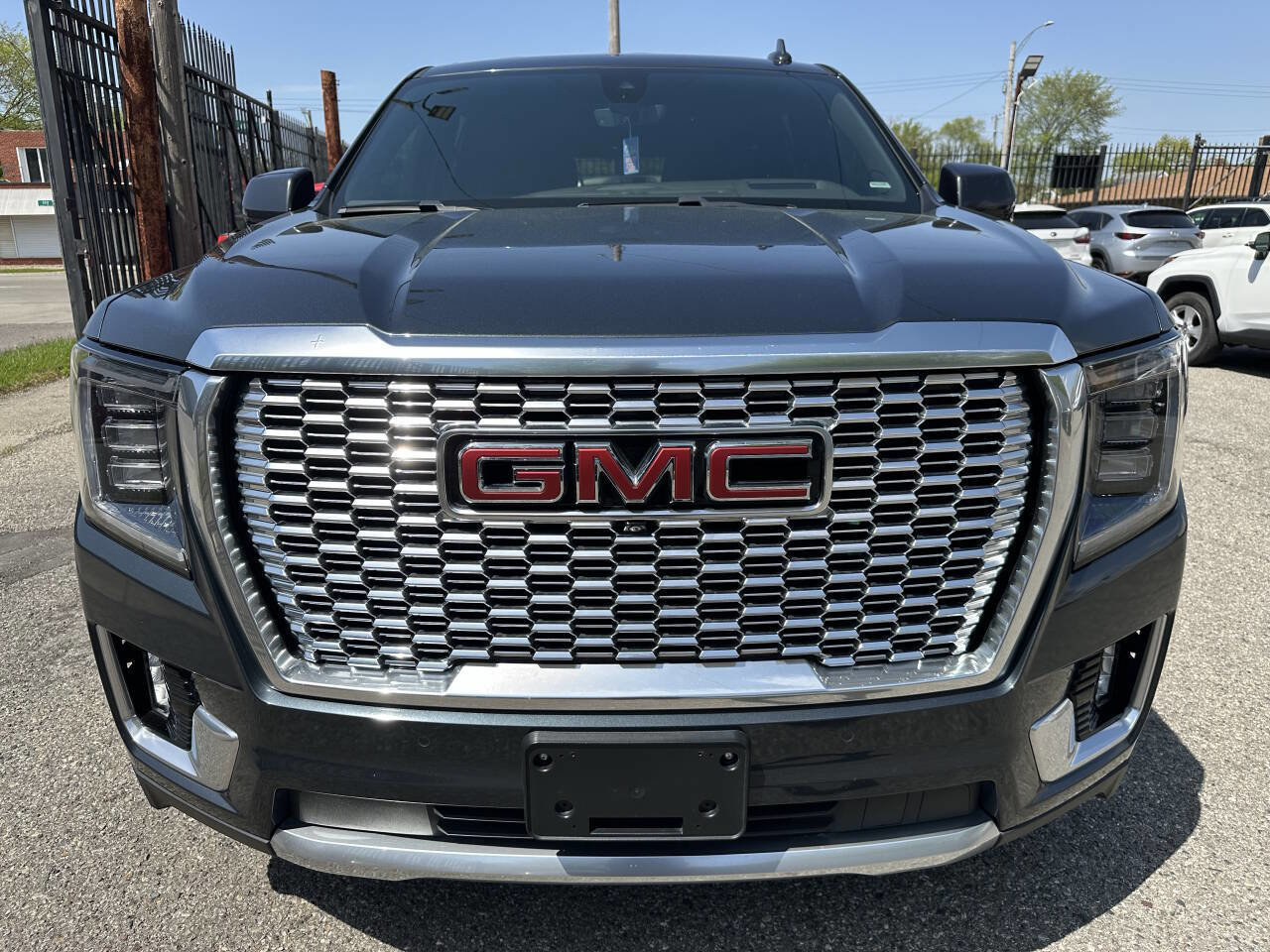 Used 2021 GMC Yukon Denali w/ Denali Premium Package image 2