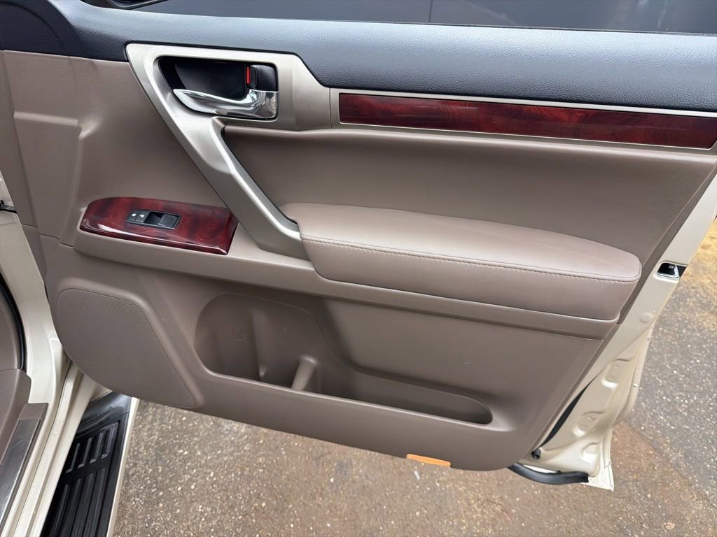 Used 2012 Lexus GX 460 w/ Comfort Plus Pkg image 28