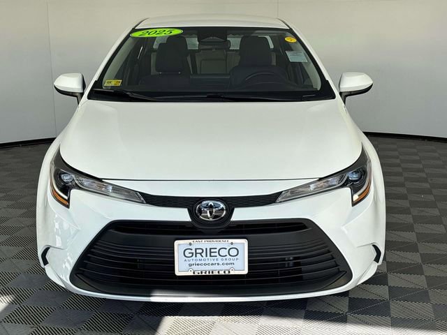 Used 2025 Toyota Corolla LE image 3