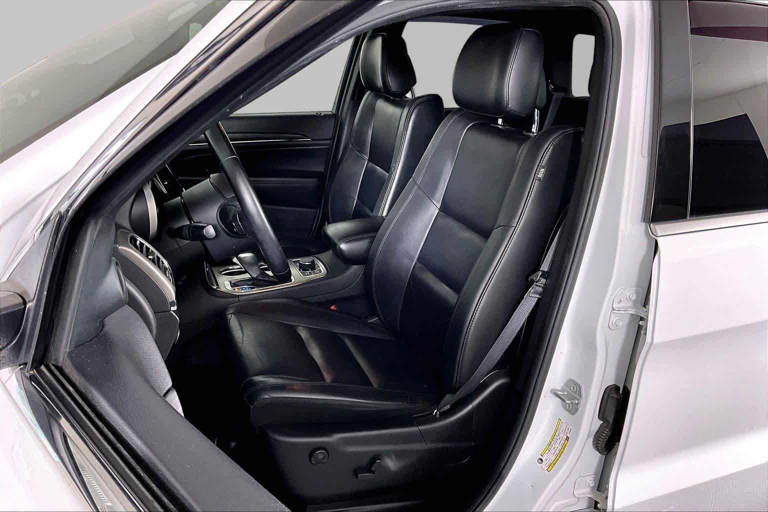 Used 2019 Jeep Grand Cherokee Limited AWD/4WD image 8