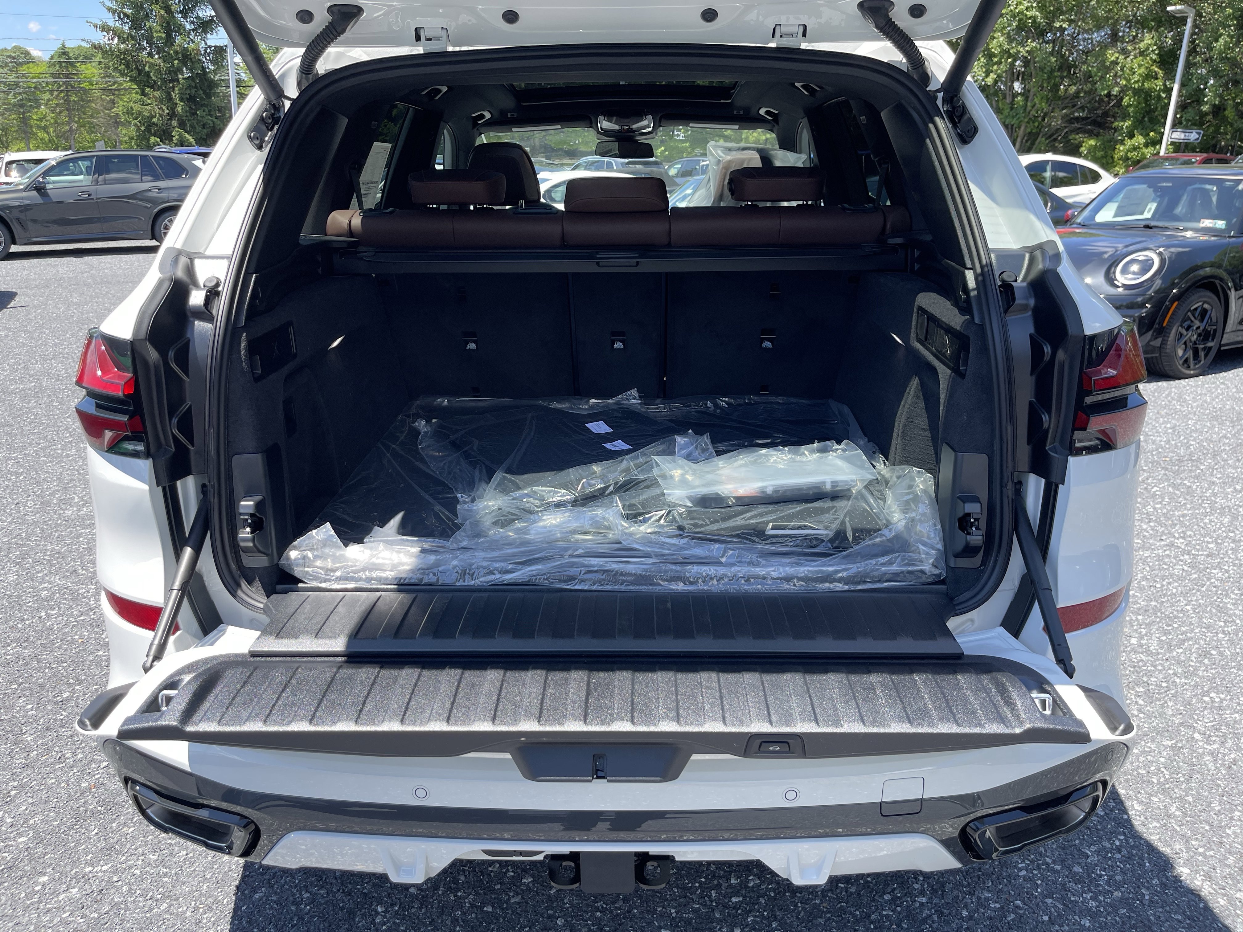 New 2026 BMW X5 xDrive40i w/ M Sport Package AWD/4WD image 8