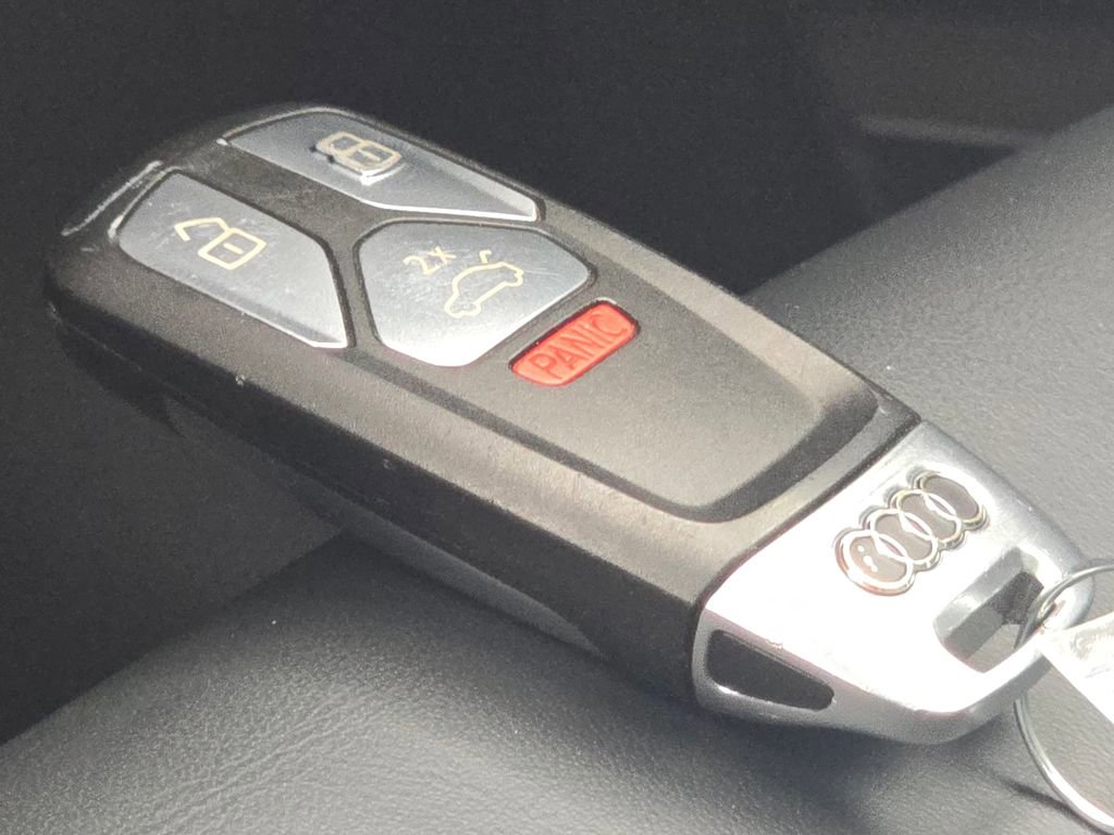 Used 2020 Audi SQ5 Prestige w/ Prestige Package AWD/4WD image 34