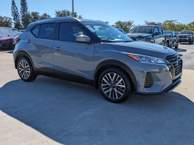 Used 2022 Nissan Kicks SV FWD image 1