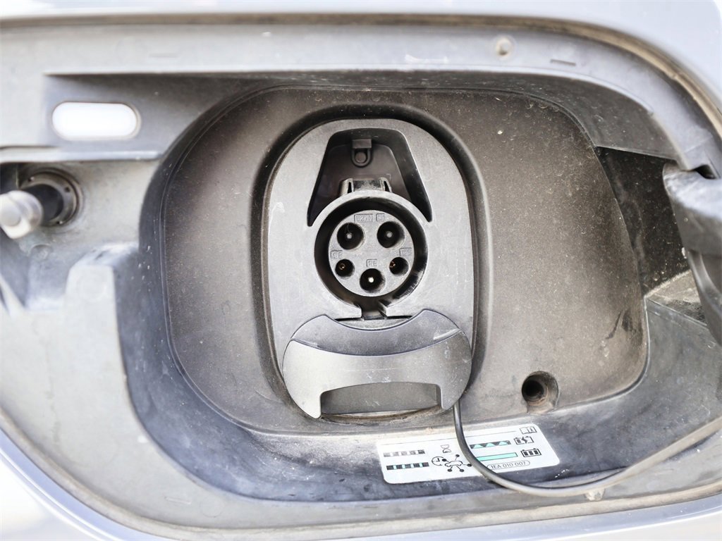 Used 2023 Volkswagen ID.4 Pro S image 9