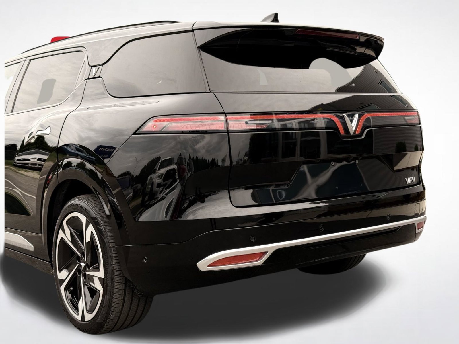 Used 2024 VinFast VF 9 Plus AWD/4WD image 4