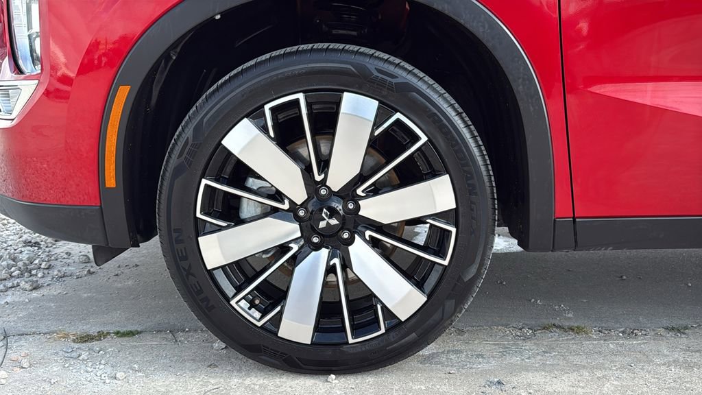 Used 2025 Mitsubishi Outlander SE image 33