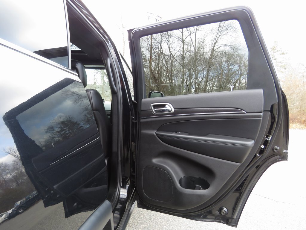 Used 2018 Jeep Grand Cherokee Limited image 16