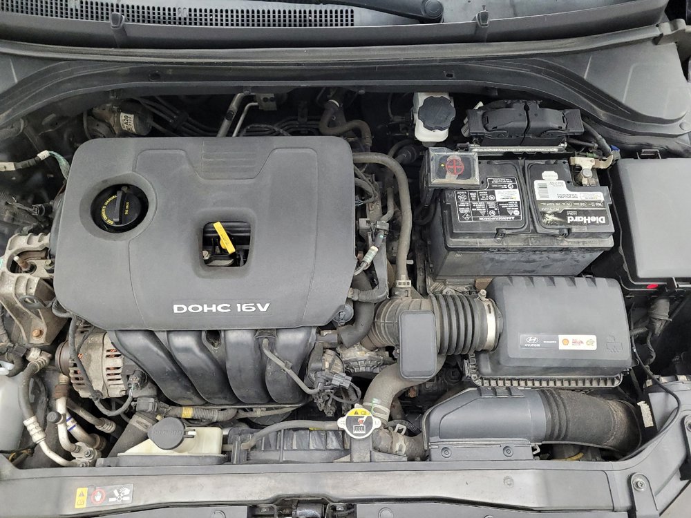 Used 2017 Hyundai Elantra SE image 30