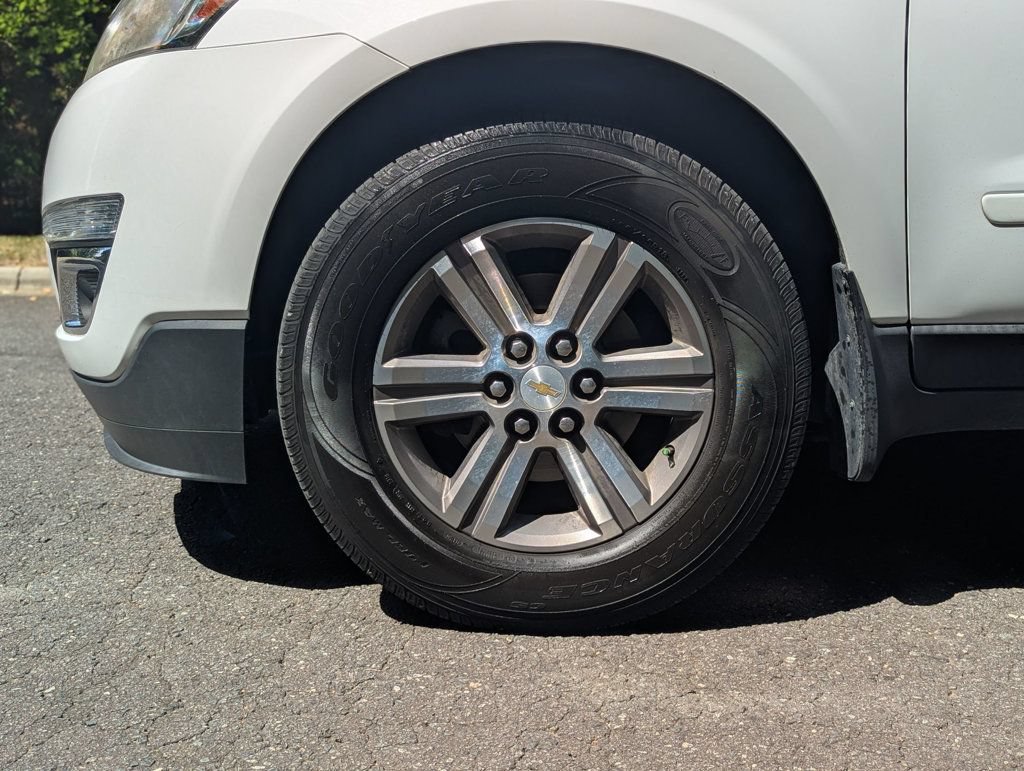 Used 2017 Chevrolet Traverse LT AWD/4WD image 6