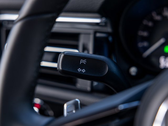 Certified 2025 Porsche Macan image 43