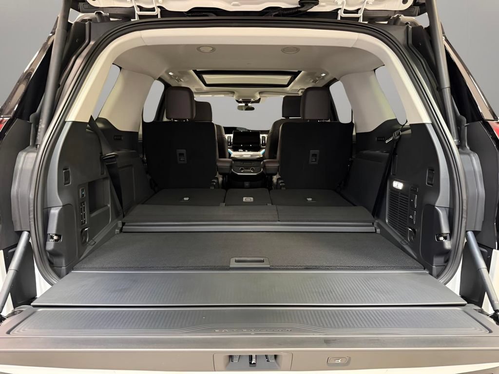 New 2025 Ford Expedition Platinum w/ Platinum Ultimate Package AWD/4WD image 14