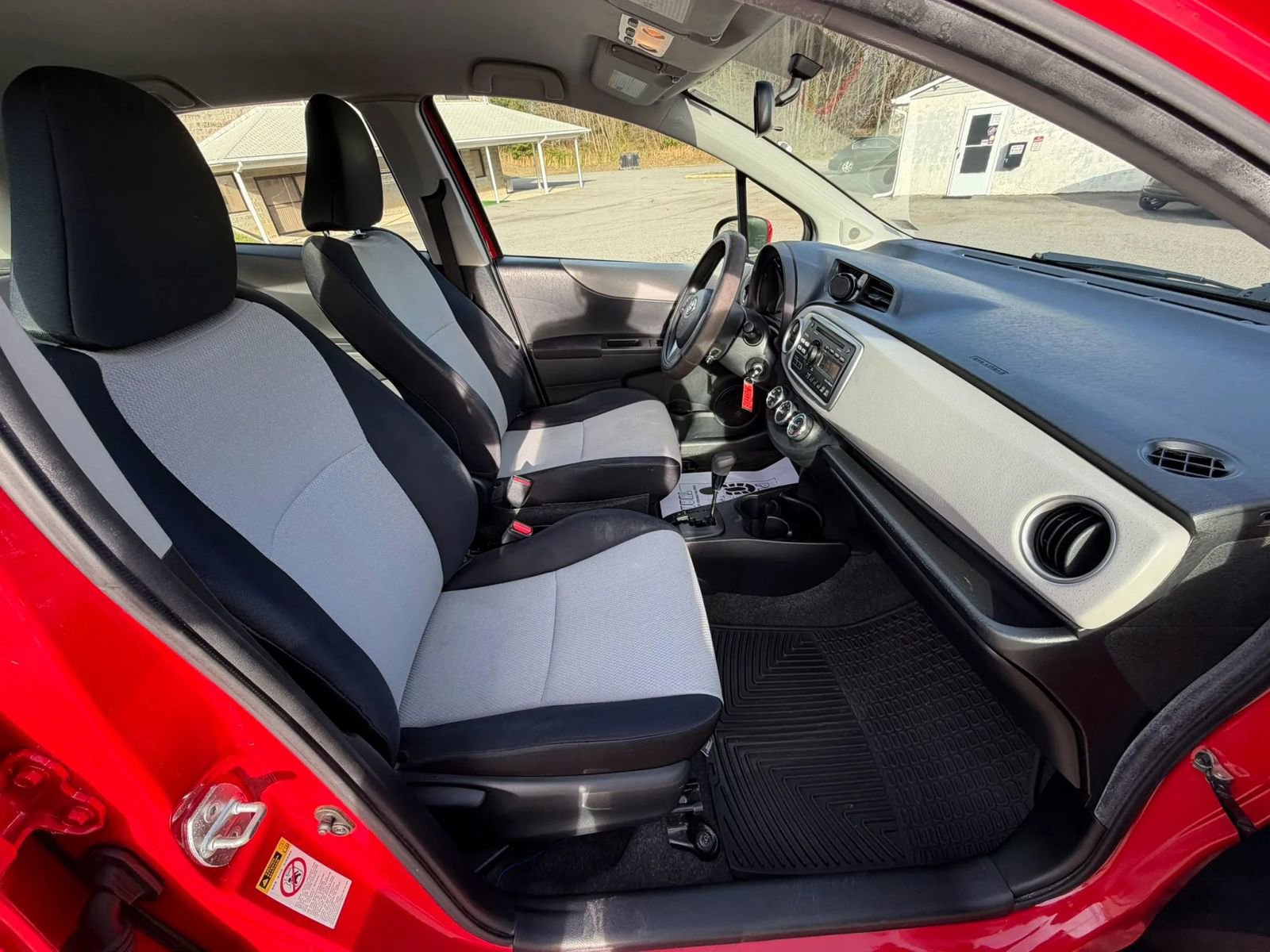 Used 2012 Toyota Yaris LE image 14