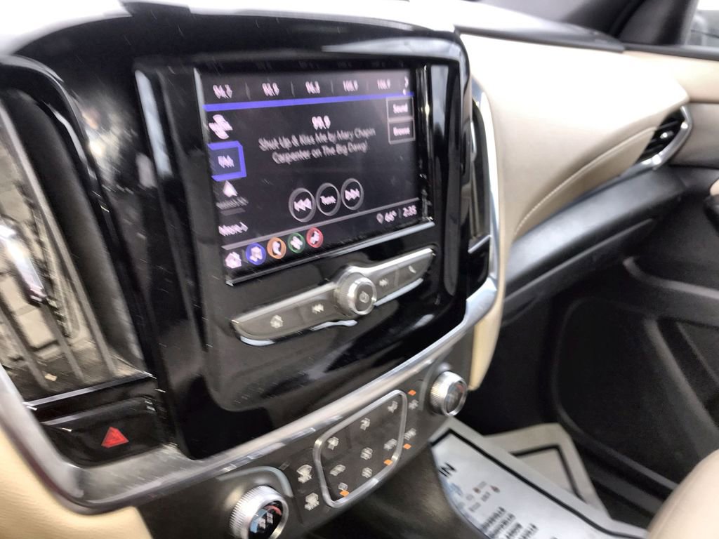 Used 2023 Chevrolet Traverse LT w/ LPO, Floor Liner Package FWD image 15