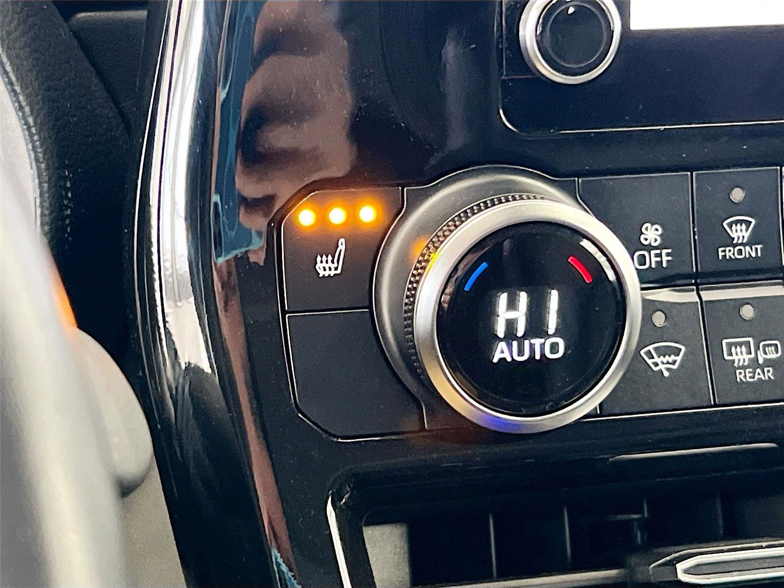 Used 2024 Toyota Highlander XLE image 13