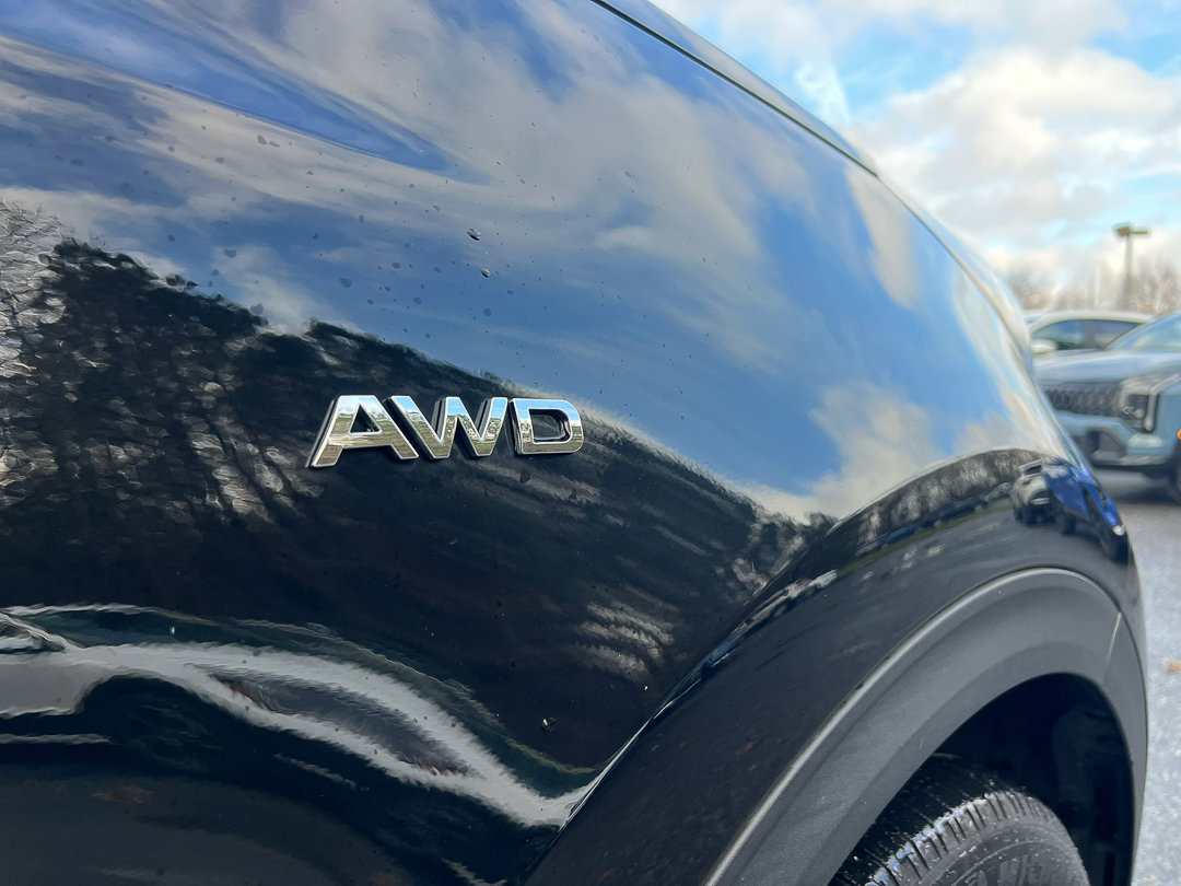 Used 2022 Kia Sportage EX image 11