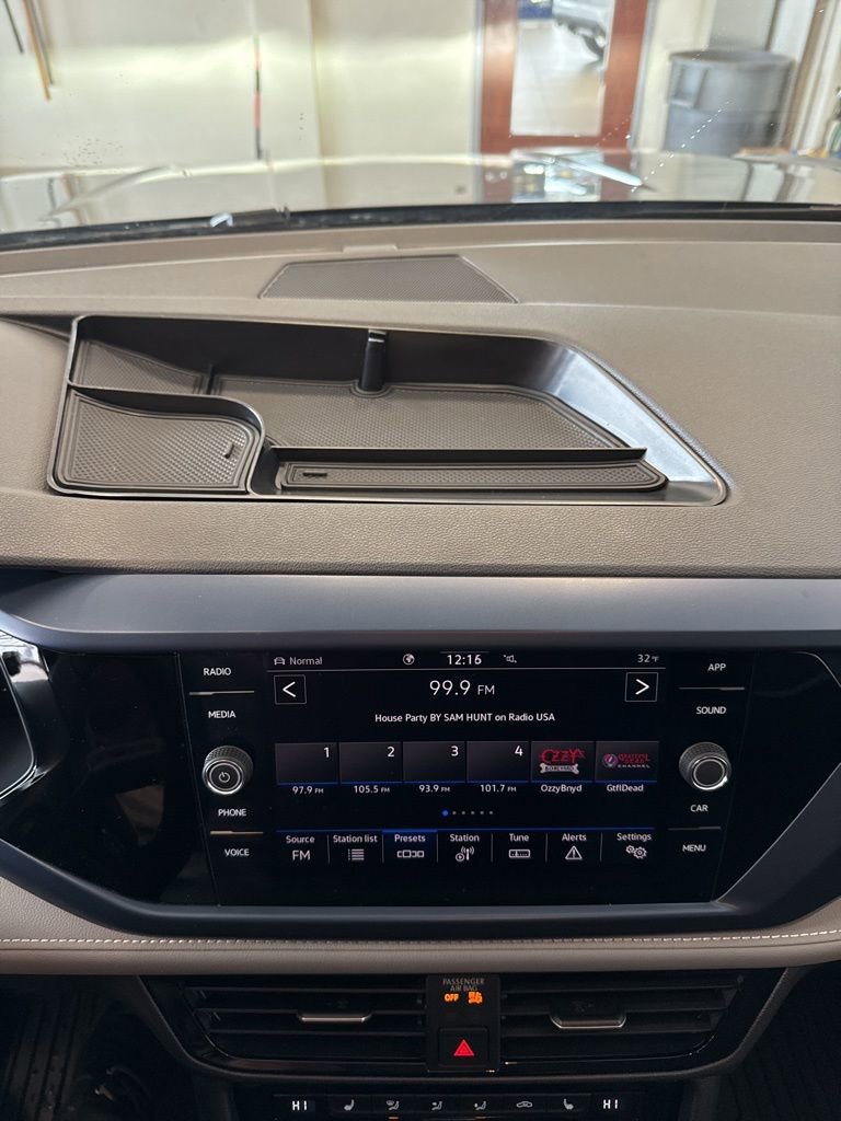 Used 2024 Volkswagen Taos SE image 18