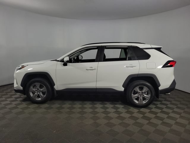 Used 2025 Toyota RAV4 XLE FWD image 4