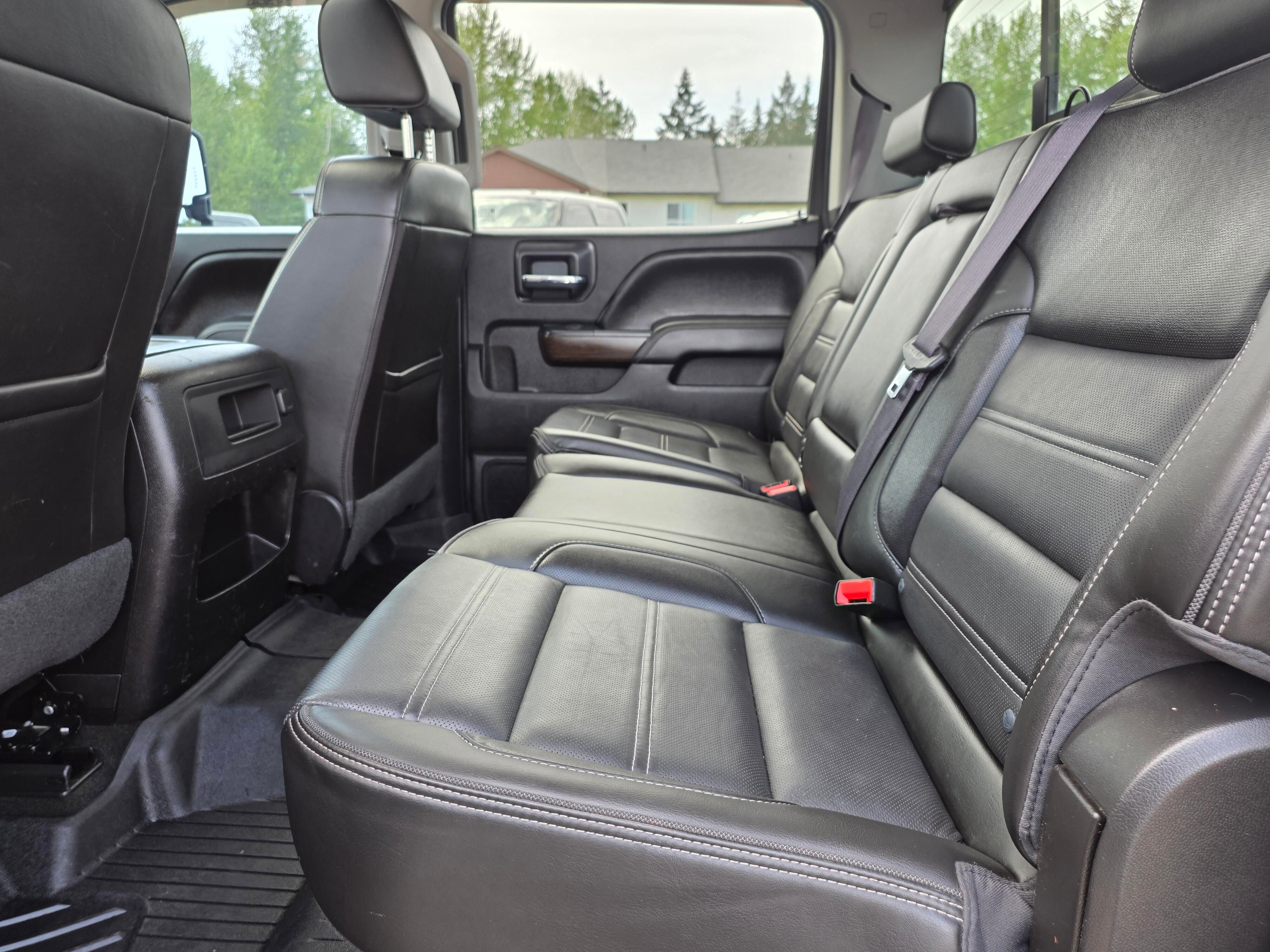 Used 2017 GMC Sierra 2500 Denali w/ Duramax Plus Package AWD/4WD image 27