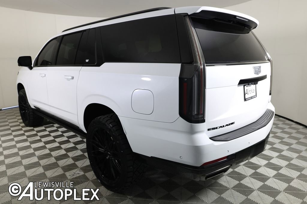 Used 2026 Cadillac Escalade ESV Platinum Sport w/ LPO, ONYX Package AWD/4WD image 7