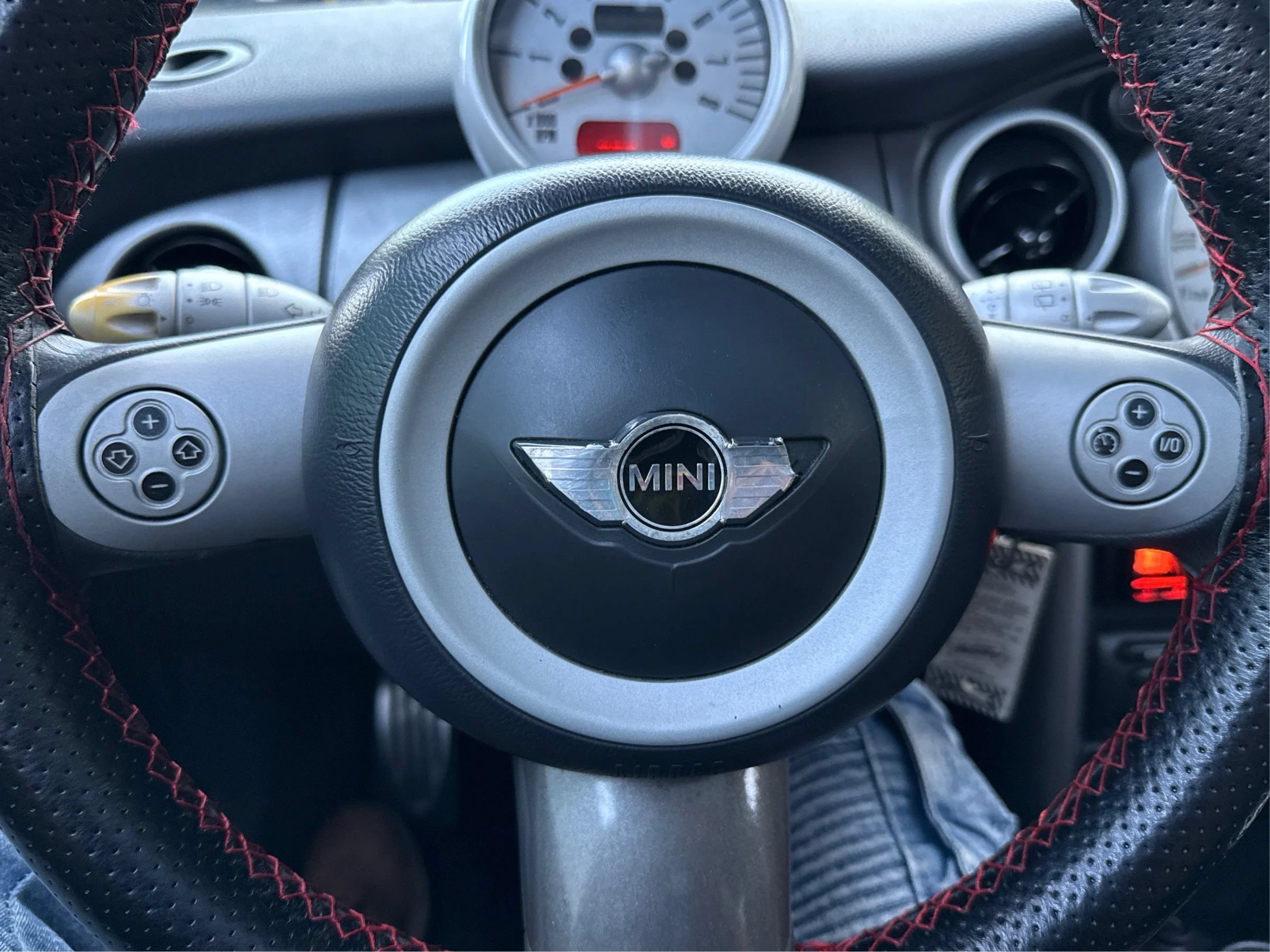 Used 2004 MINI Cooper S FWD image 18