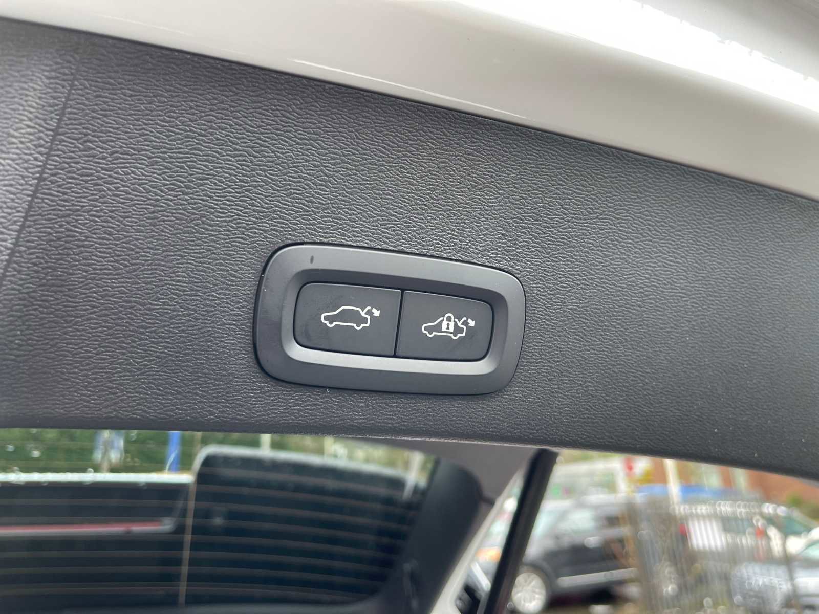 New 2023 Volvo XC40 B5 Plus w/ Protection Package Premier image 9