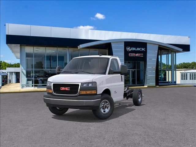 New 2025 GMC Savana 3500 w/ Power Convenience Package RWD image 8