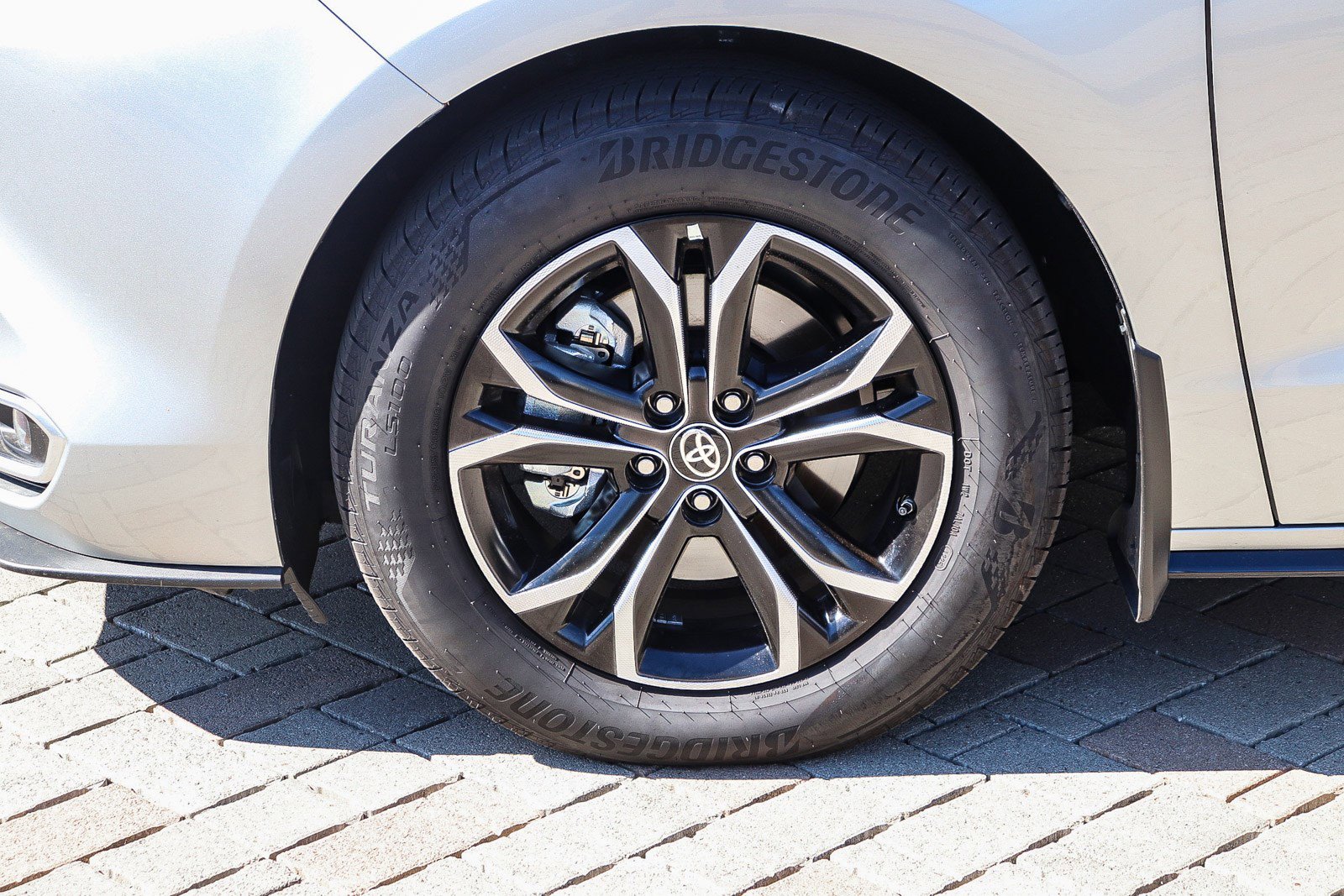 Used 2025 Toyota Sienna Platinum image 12