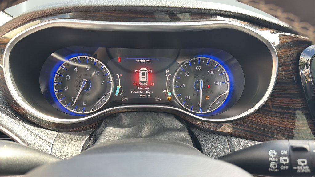 Used 2023 Chrysler Pacifica Limited w/ Uconnect Theater Family Group AWD/4WD image 14