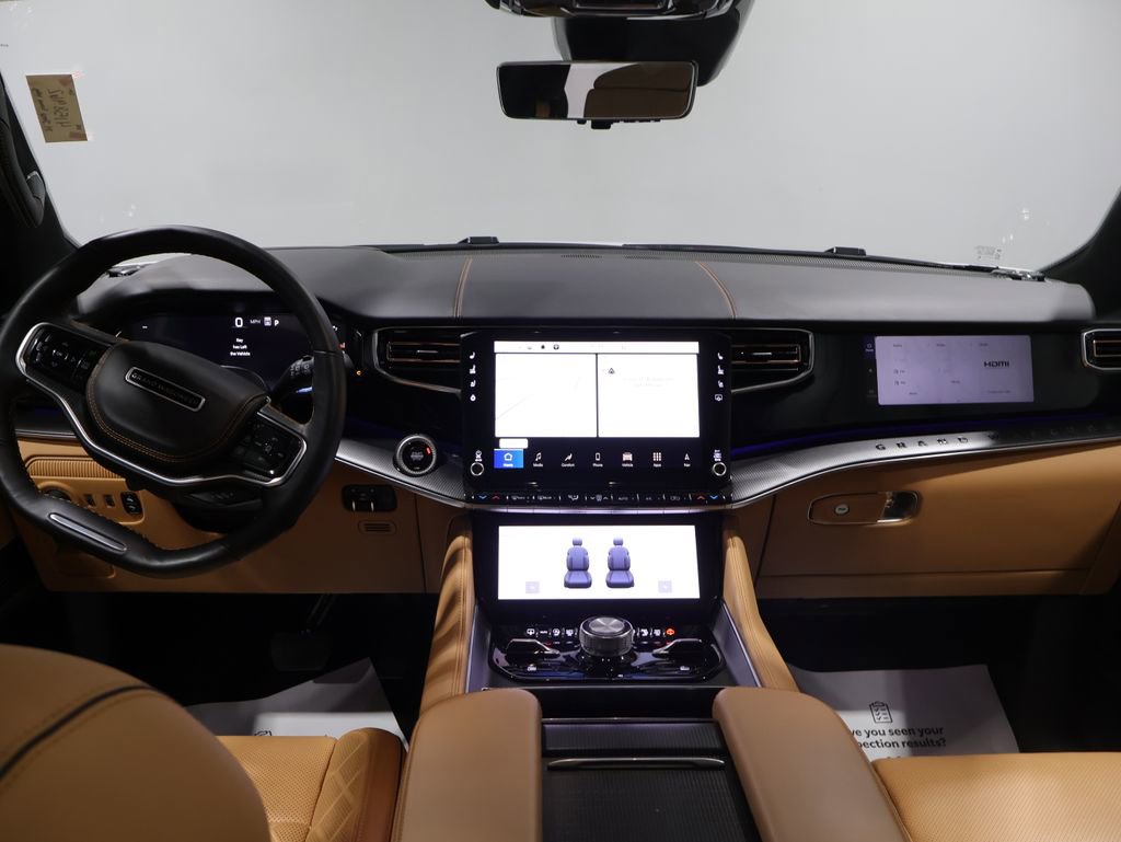 Used 2024 Jeep Grand Wagoneer Series III w/ Rear Seat Video Group 1 AWD/4WD image 17