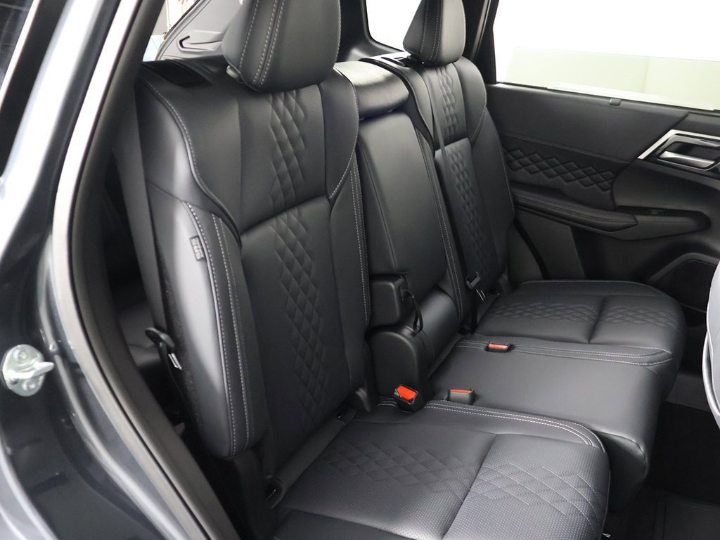 New 2025 Mitsubishi Outlander SEL Black Edition image 37