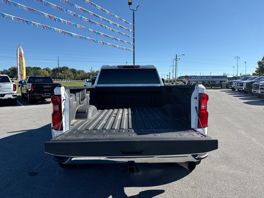 Used 2024 Chevrolet Silverado 3500 LTZ w/ LTZ Convenience Package AWD/4WD image 9
