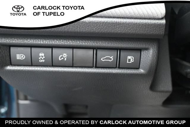 Used 2025 Toyota Camry SE w/ Convenience Package FWD image 23