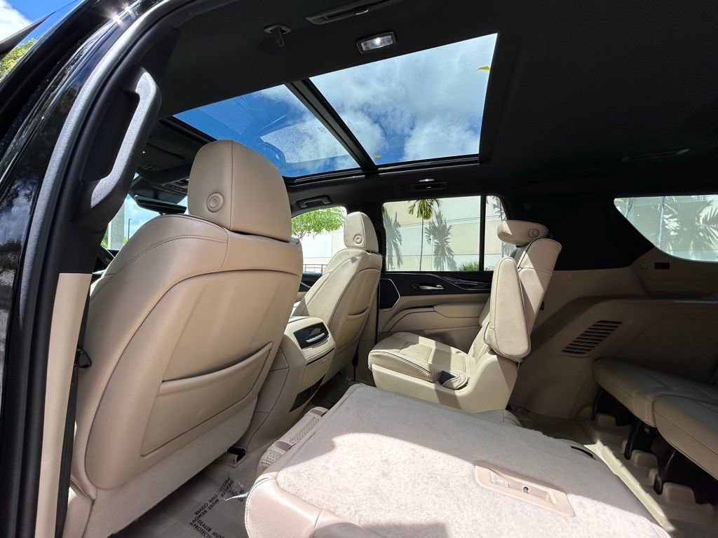 Used 2023 Cadillac Escalade Premium Luxury w/ Performance Package AWD/4WD image 63