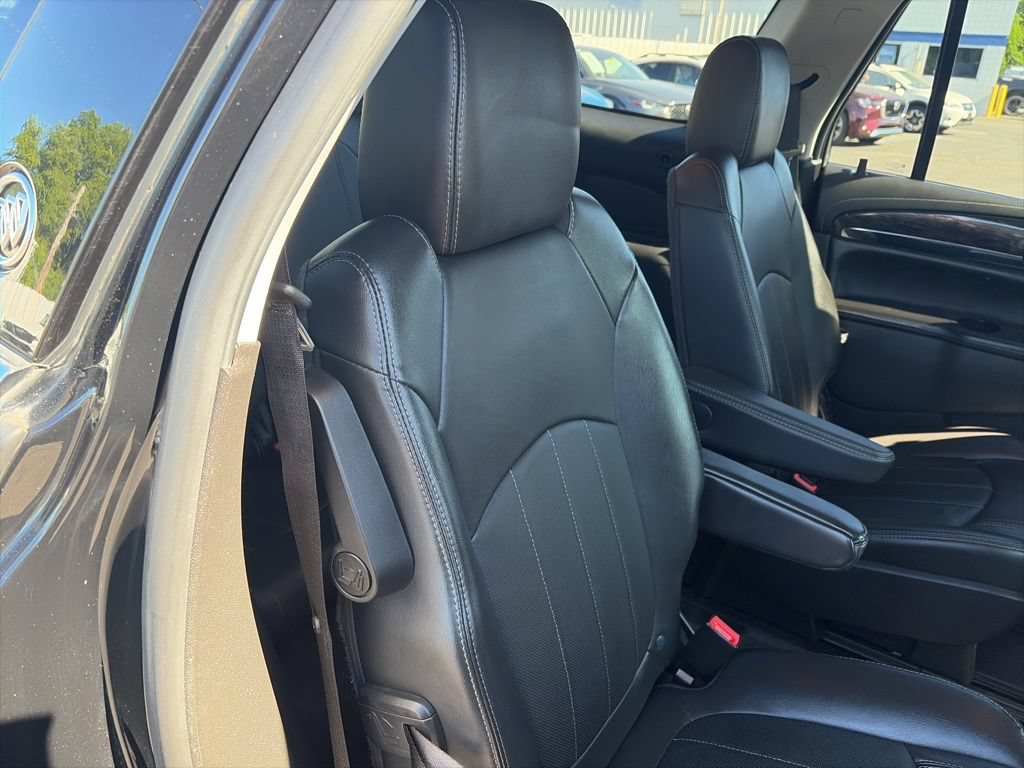 Used 2017 Buick Enclave Leather FWD image 26